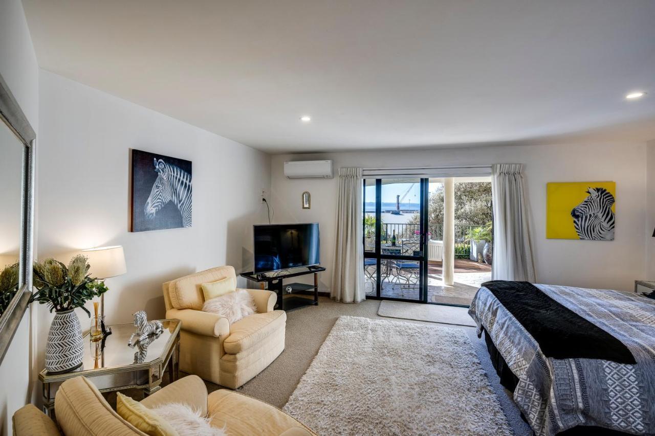 Maison Blue - Chic Garden Apartment เนเปียร์ ภายนอก รูปภาพ